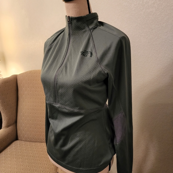 Fabletics and North Face Bundle sz Small - Picture 3 of 4